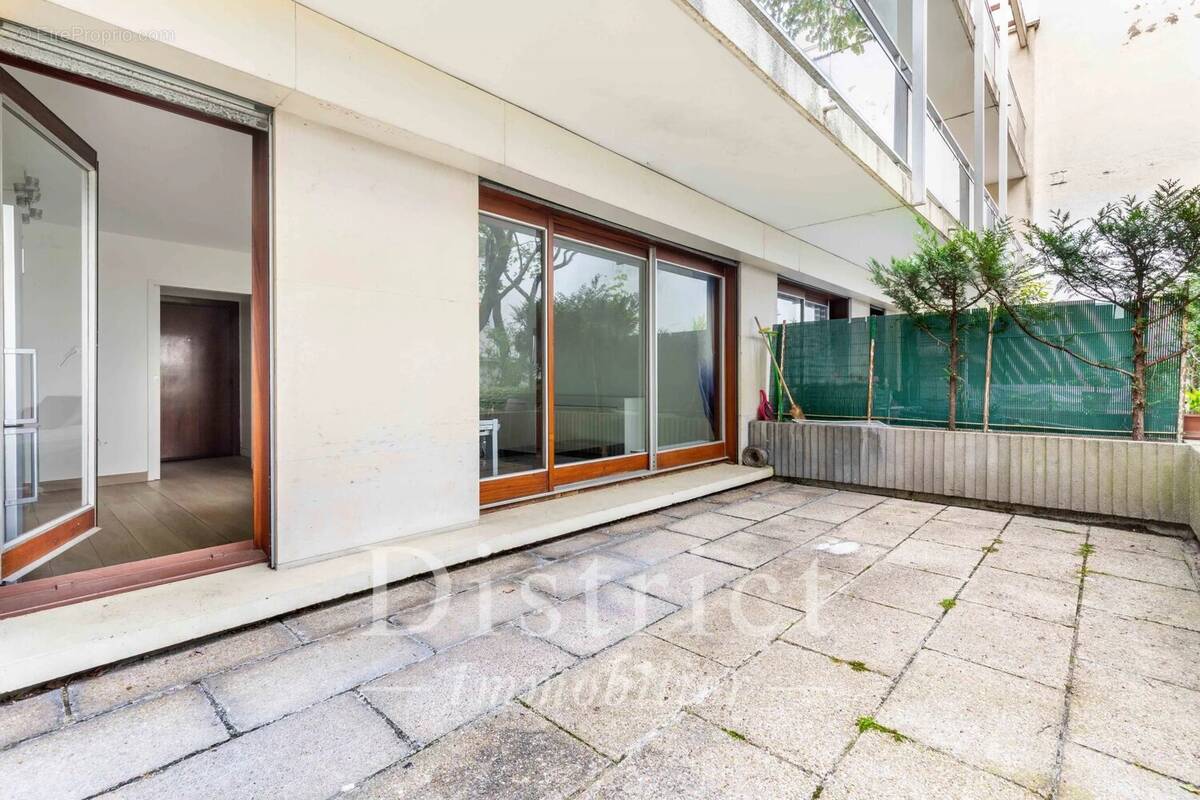 Appartement à PARIS-15E