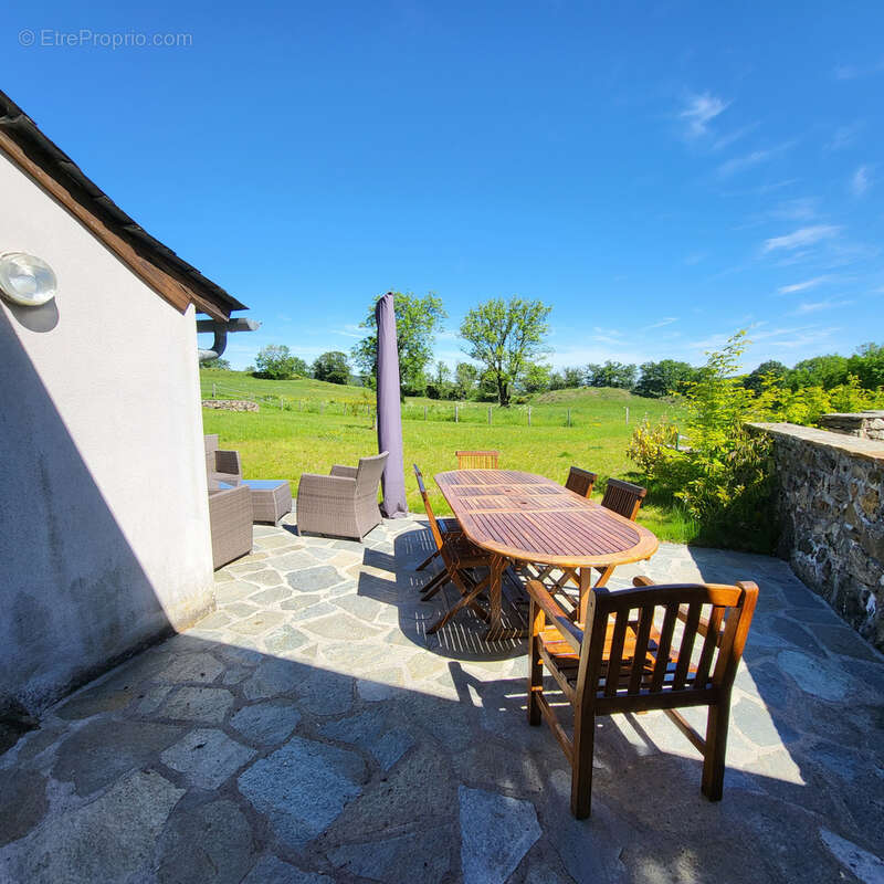 Maison en pierres mitoyenne d'un côté. - photo 19