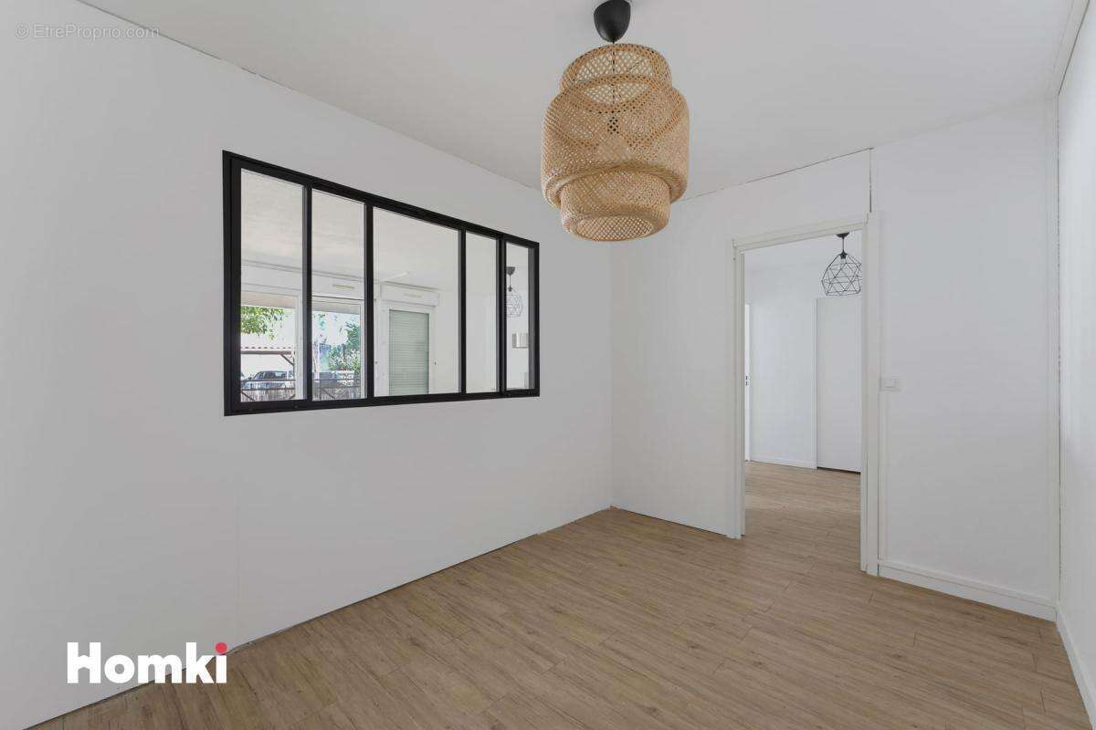 Appartement T3 de 53 m2 à Bordeaux 33000, Rue du Tauzin - photo 2