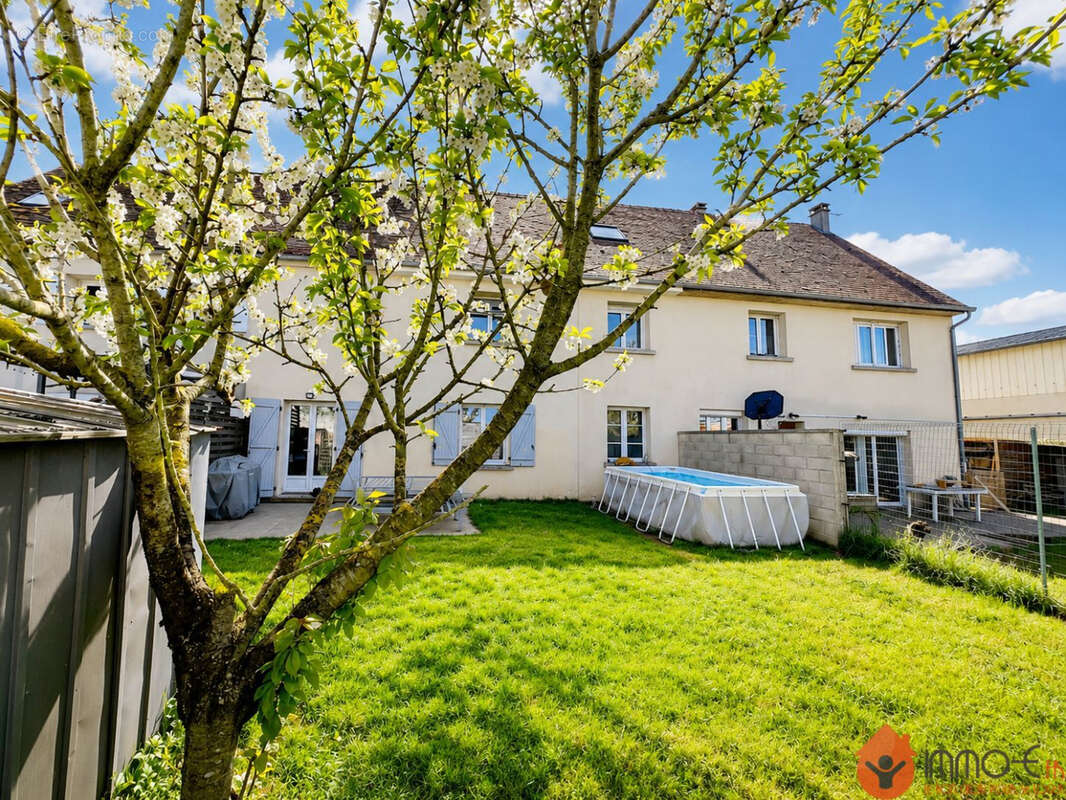 Maison 116 m² à Quincy-Voisins  - photo 2
