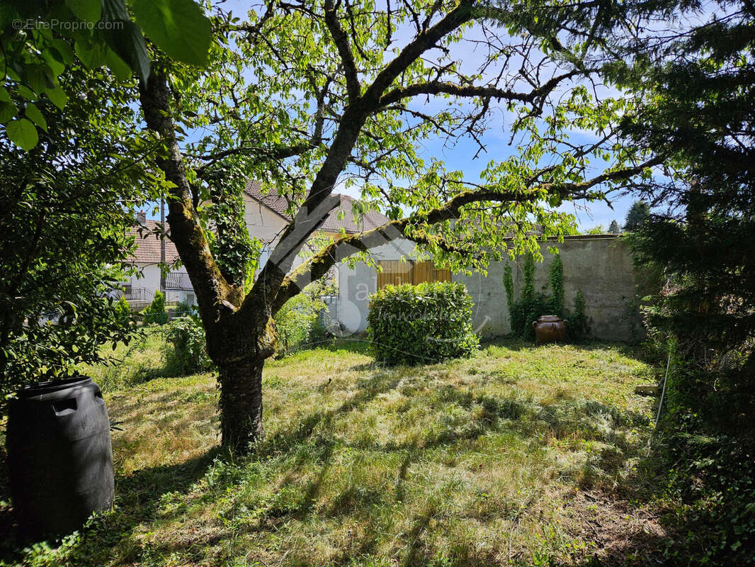 Maison à DOMPIERRE-SUR-BESBRE