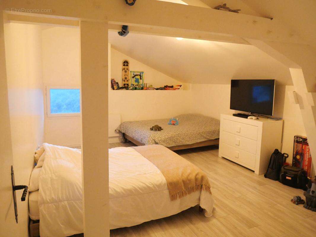 Maison à SAINT-ROMAIN-EN-JAREZ