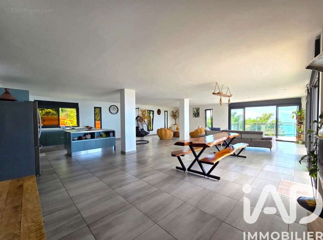 Maison 422 m² à Petite-Ile  - photo 8