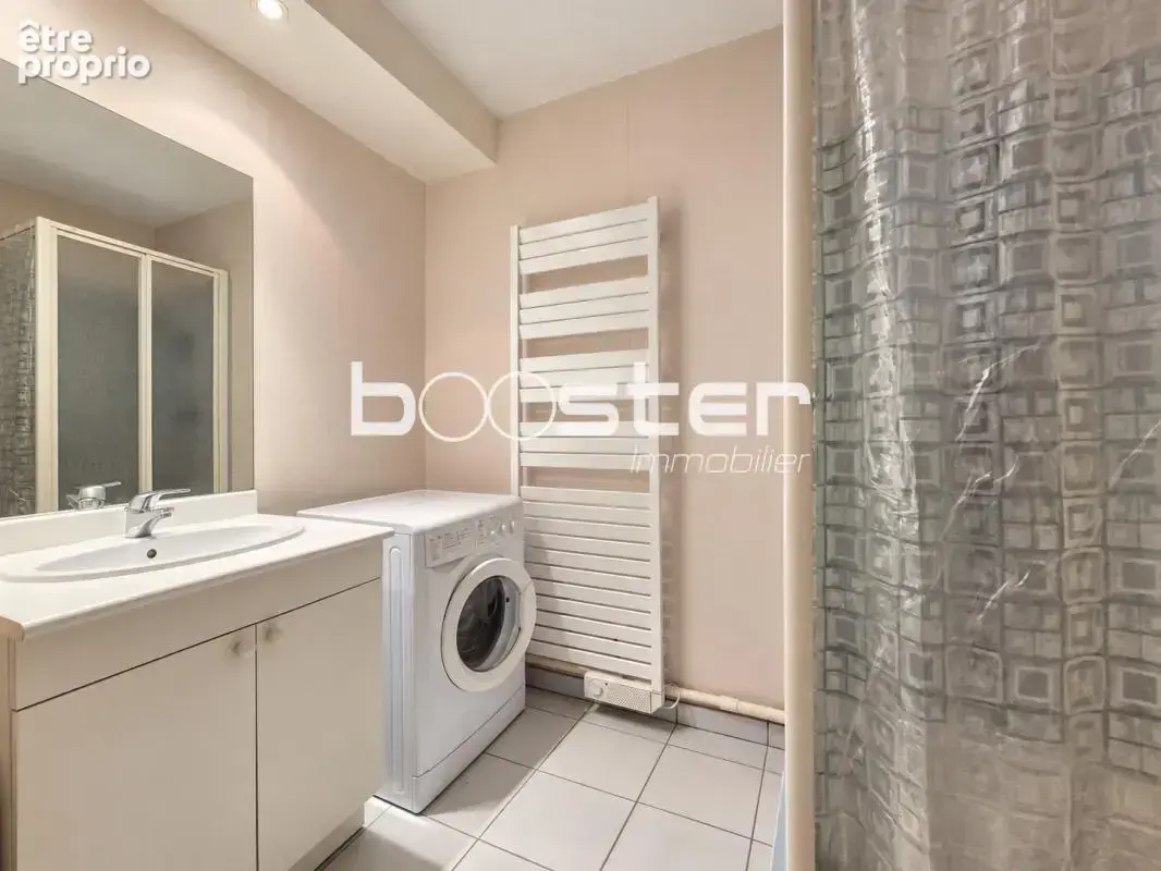Guilhemery - Vaste Appartement T5 Traversant & Double Parking - photo 12