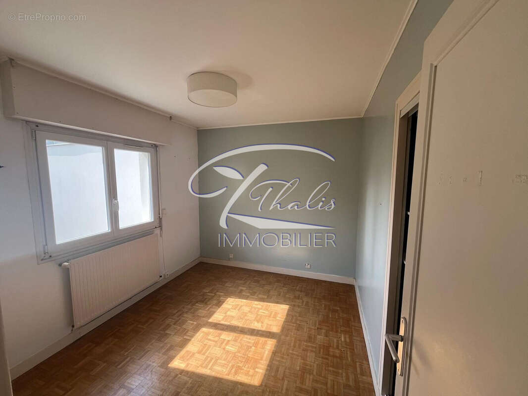 Maison 174 m² à Montussan  - photo 8