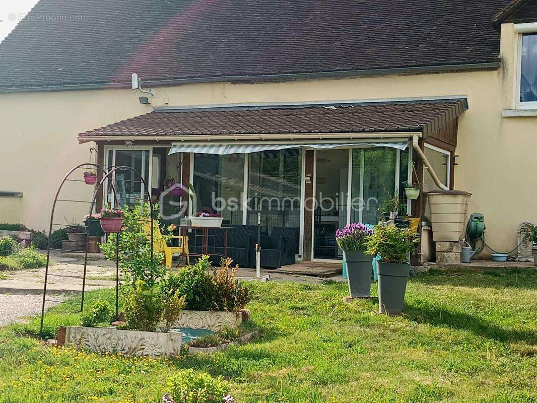 Maison à PLESSIS-SAINT-JEAN