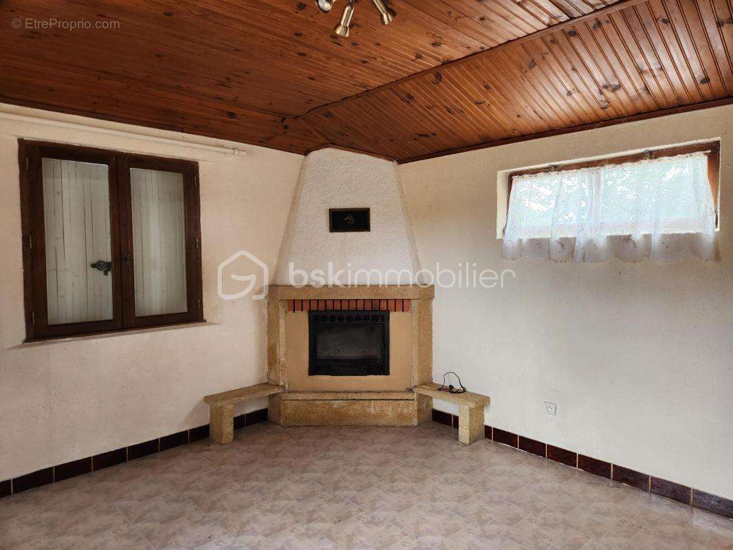 Maison à MALIJAI