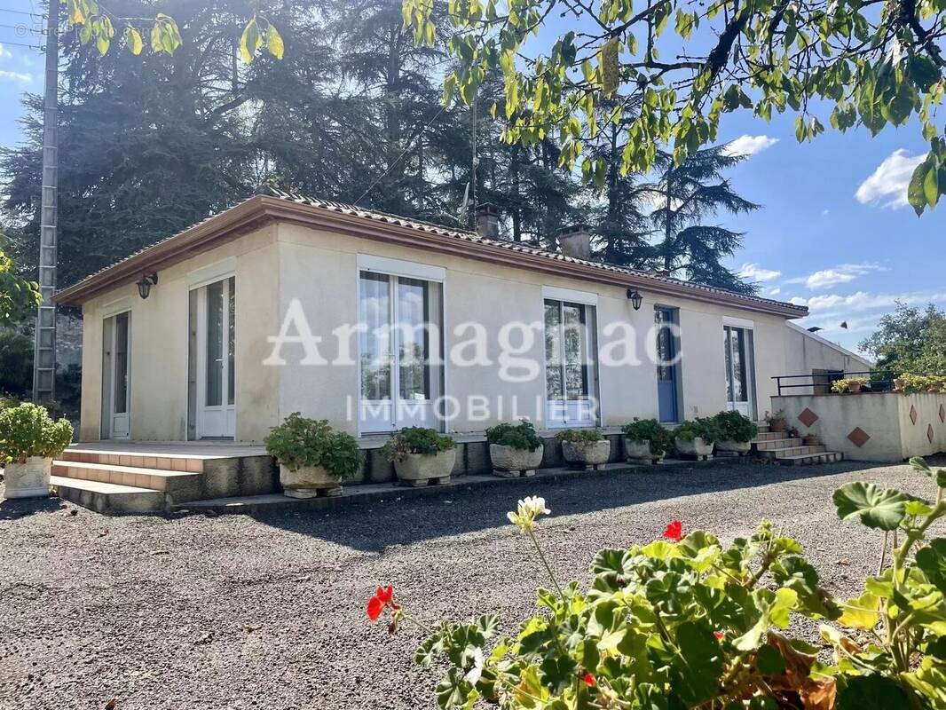 Maison à VALENCE-SUR-BAISE