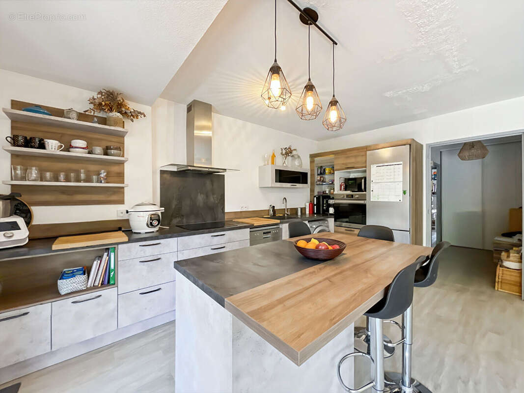 Appartement à MOUANS-SARTOUX