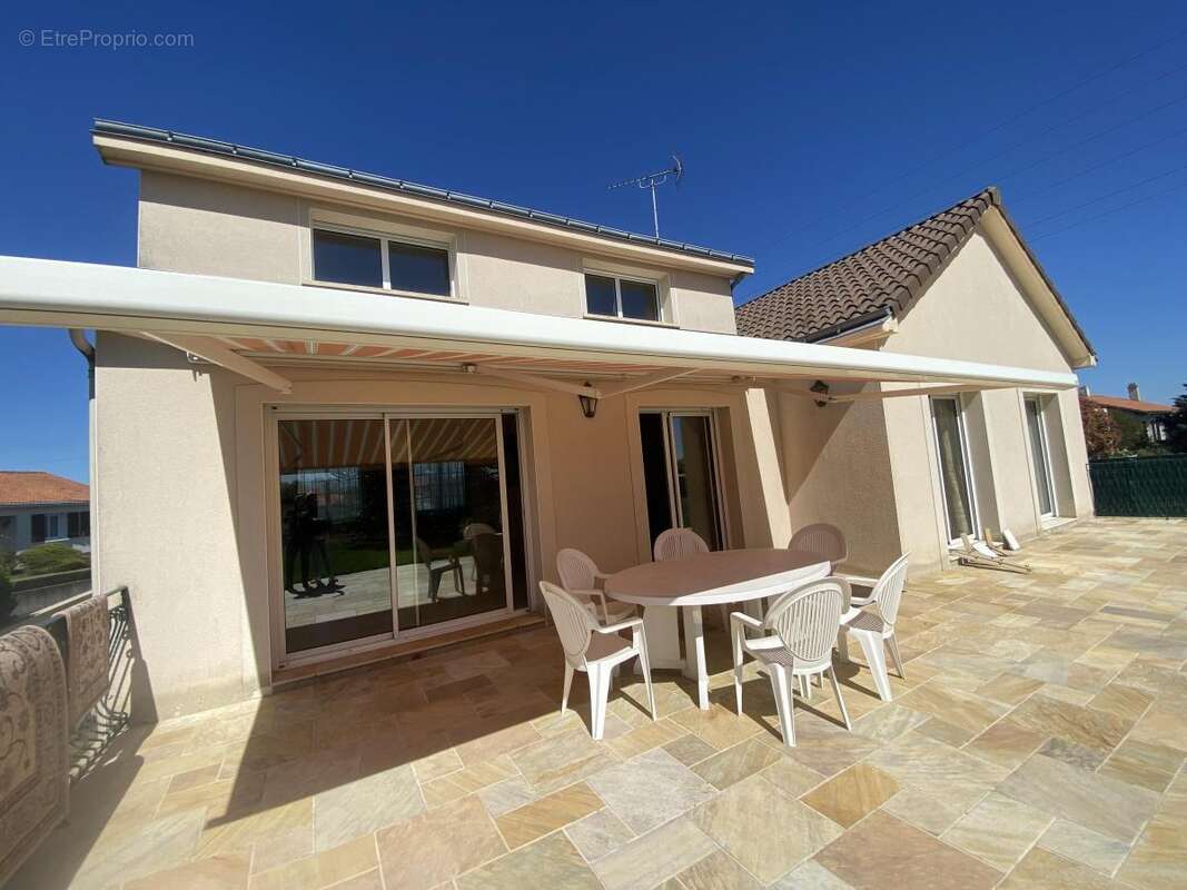 Maison 192 m² à Cholet  - photo 2