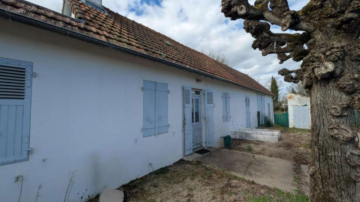Maison ou lot de deux maisons avec charmant jardin - photo 2