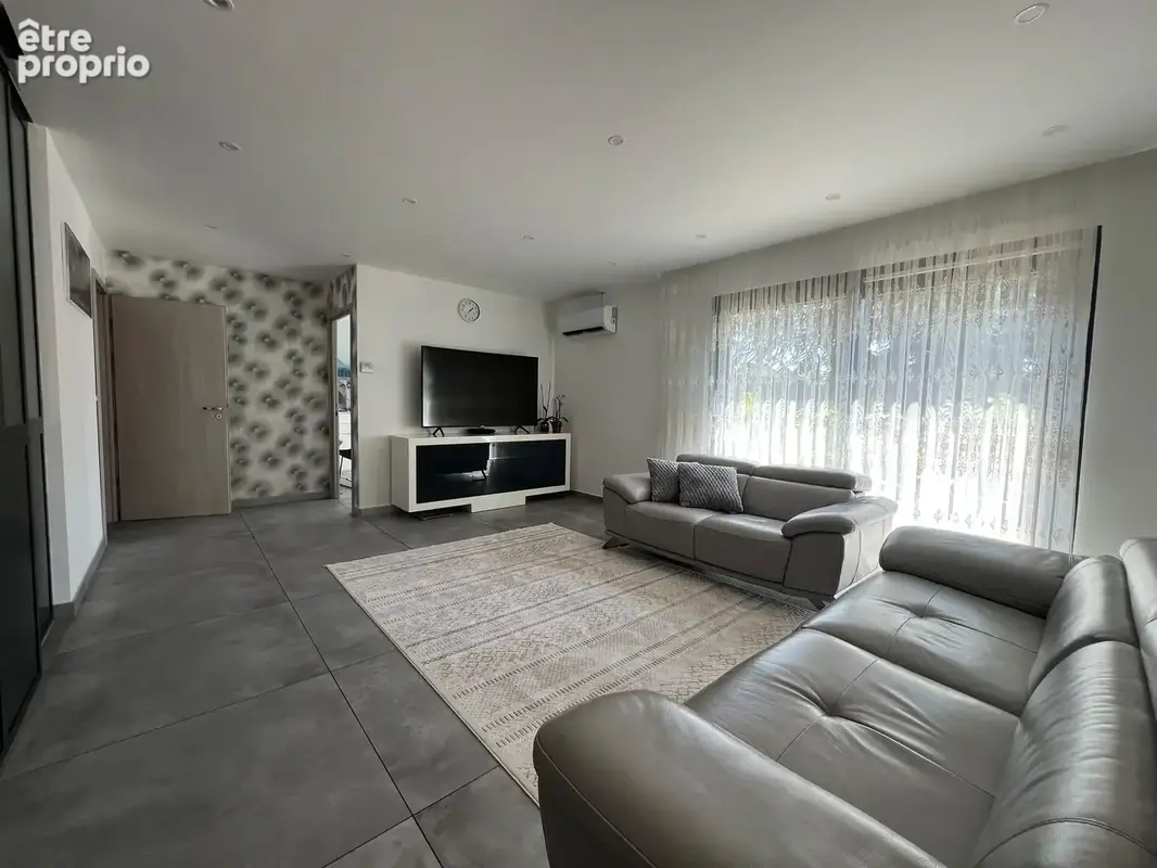 Maison familiale de 150 m2 avec 5 chambres, grand garage, cave et dépendance - photo 7