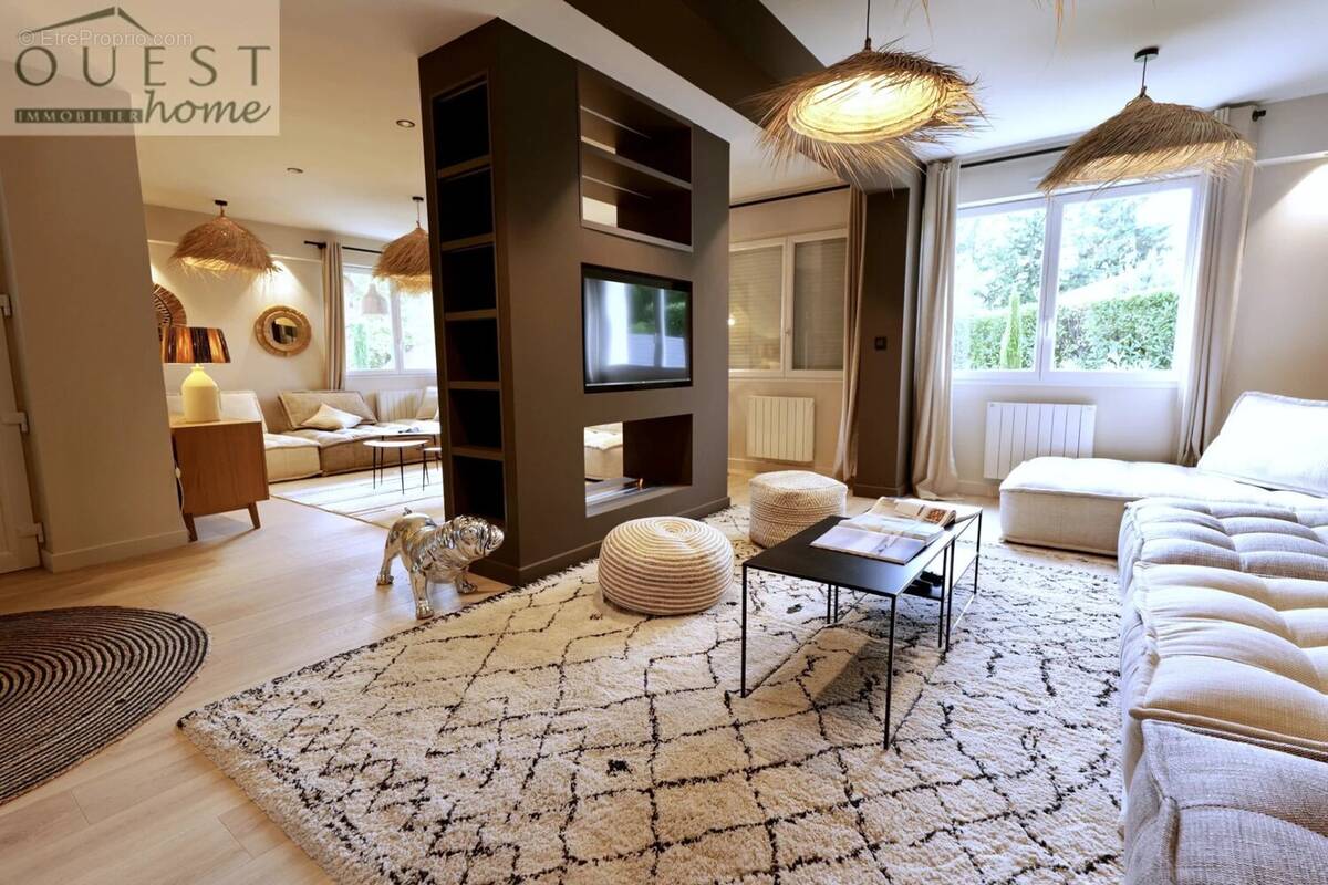 Maison à CHARBONNIERES-LES-BAINS