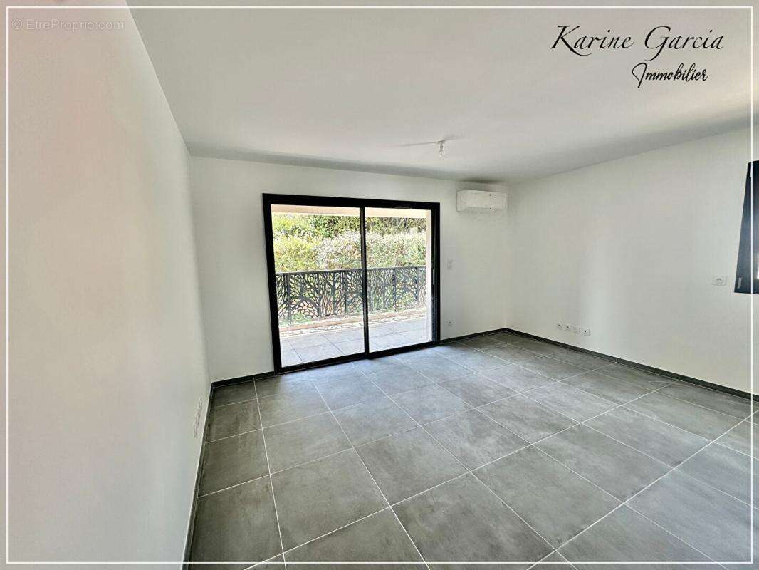 Appartement à SIX-FOURS-LES-PLAGES