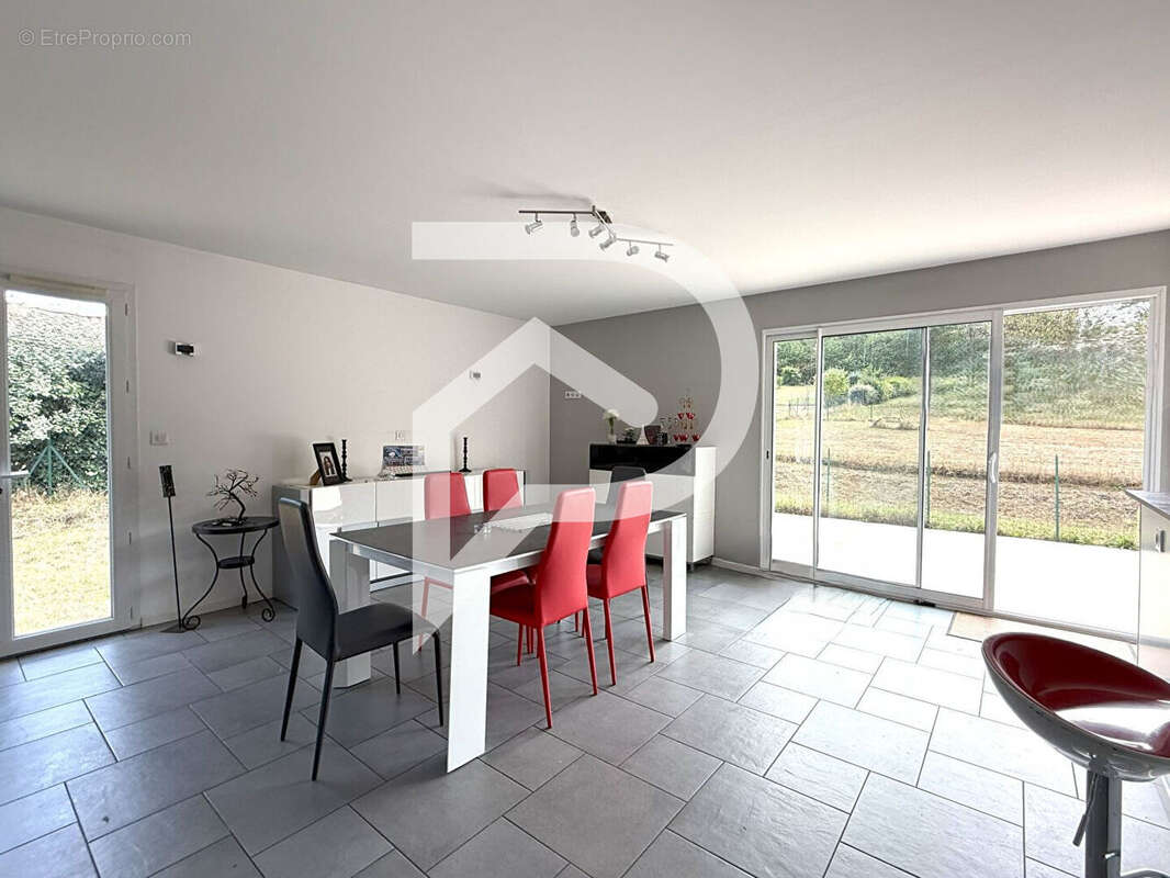 Maison à SAINT-ANDRE-D&#039;ALLAS