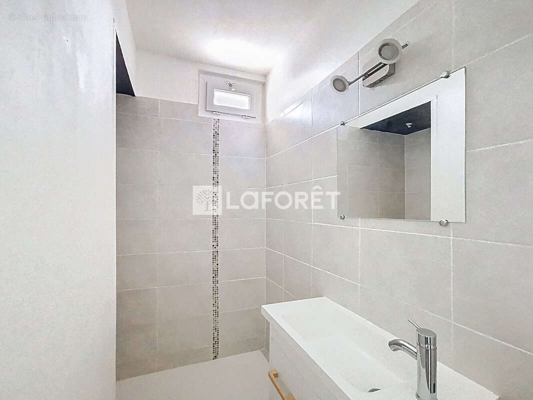 Appartement à GENAY