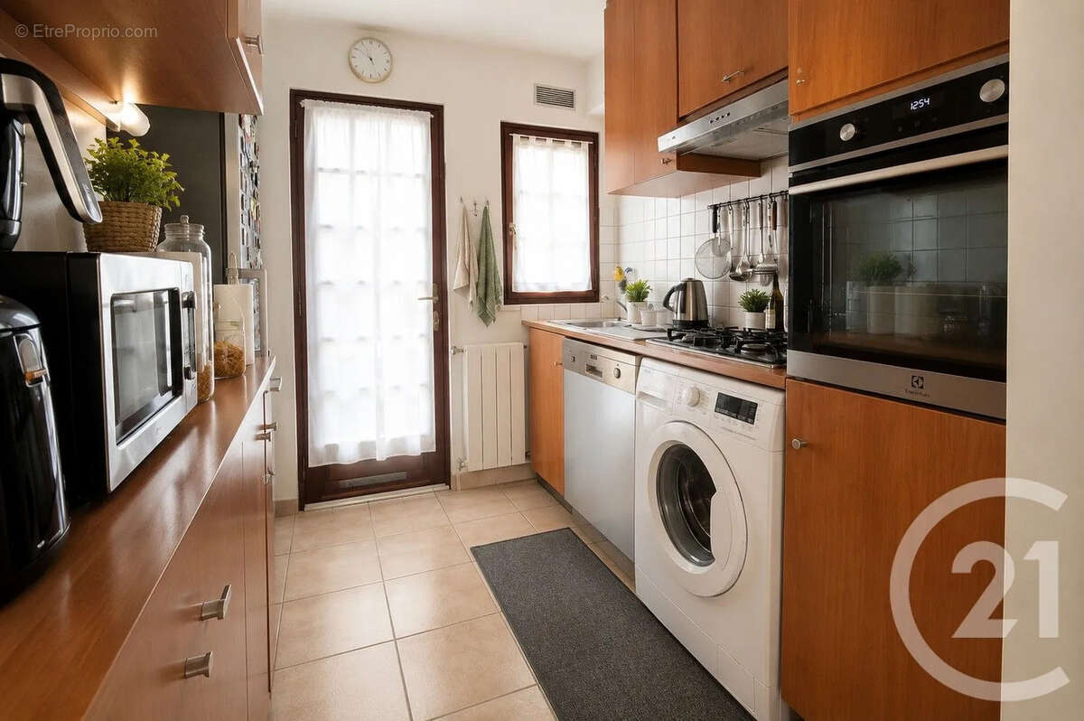Appartement à SAINT-MAUR-DES-FOSSES