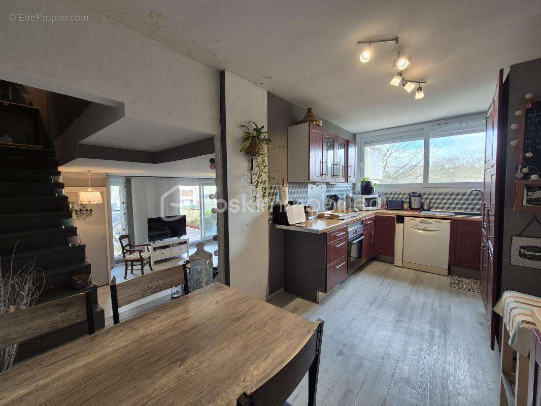 Appartement à COURCOURONNES