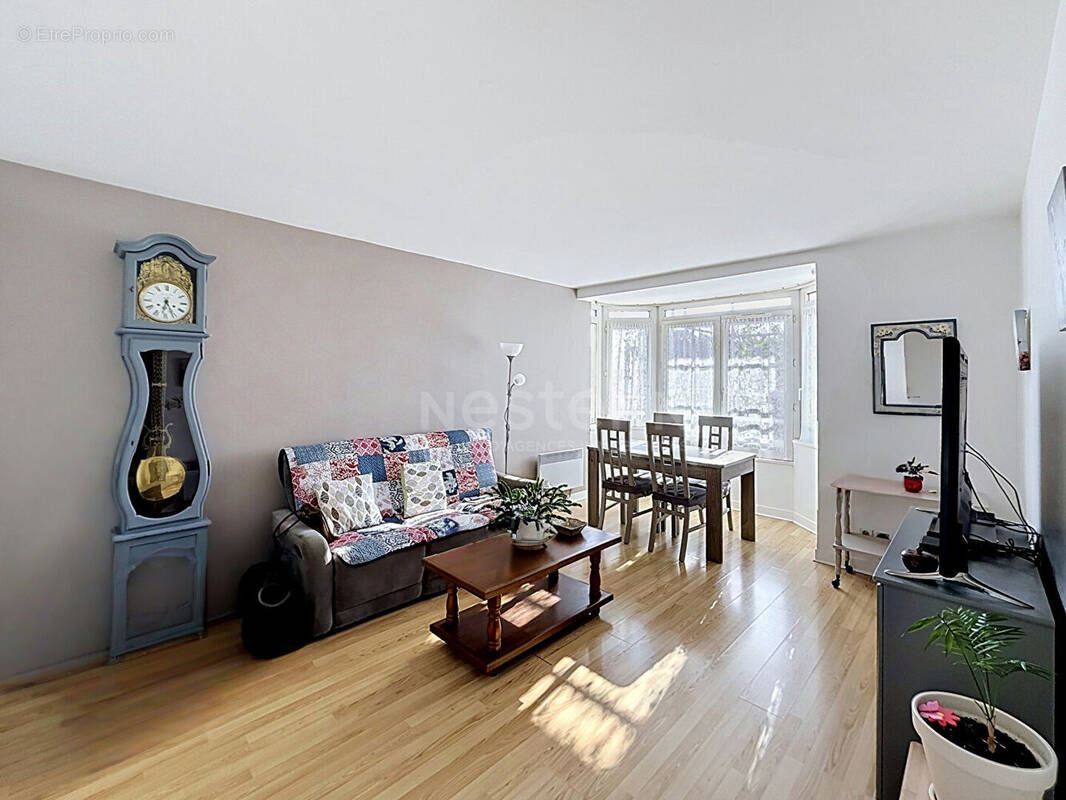 Appartement à LAMORLAYE