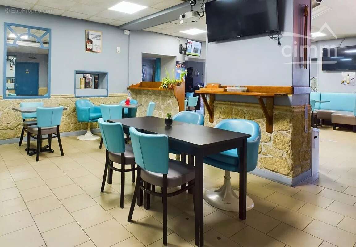 Commerce à LES VANS