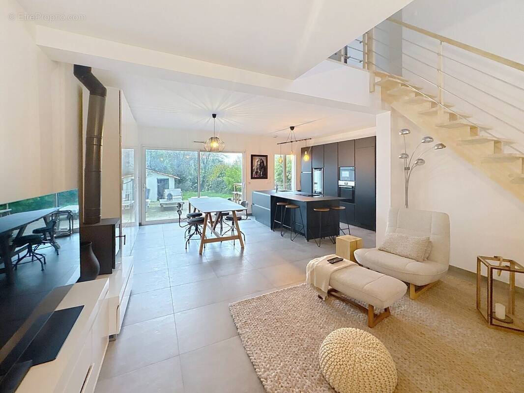 Maison à L&#039;HAY-LES-ROSES