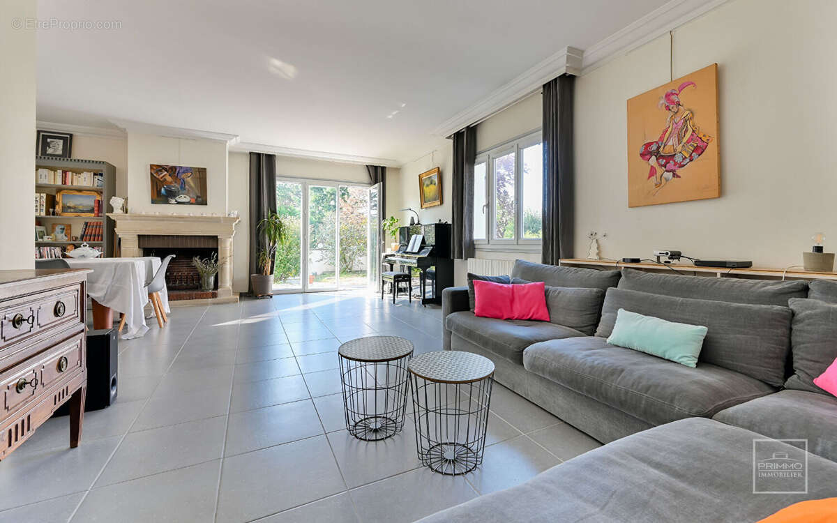 Maison à CHAMPAGNE-AU-MONT-D&#039;OR