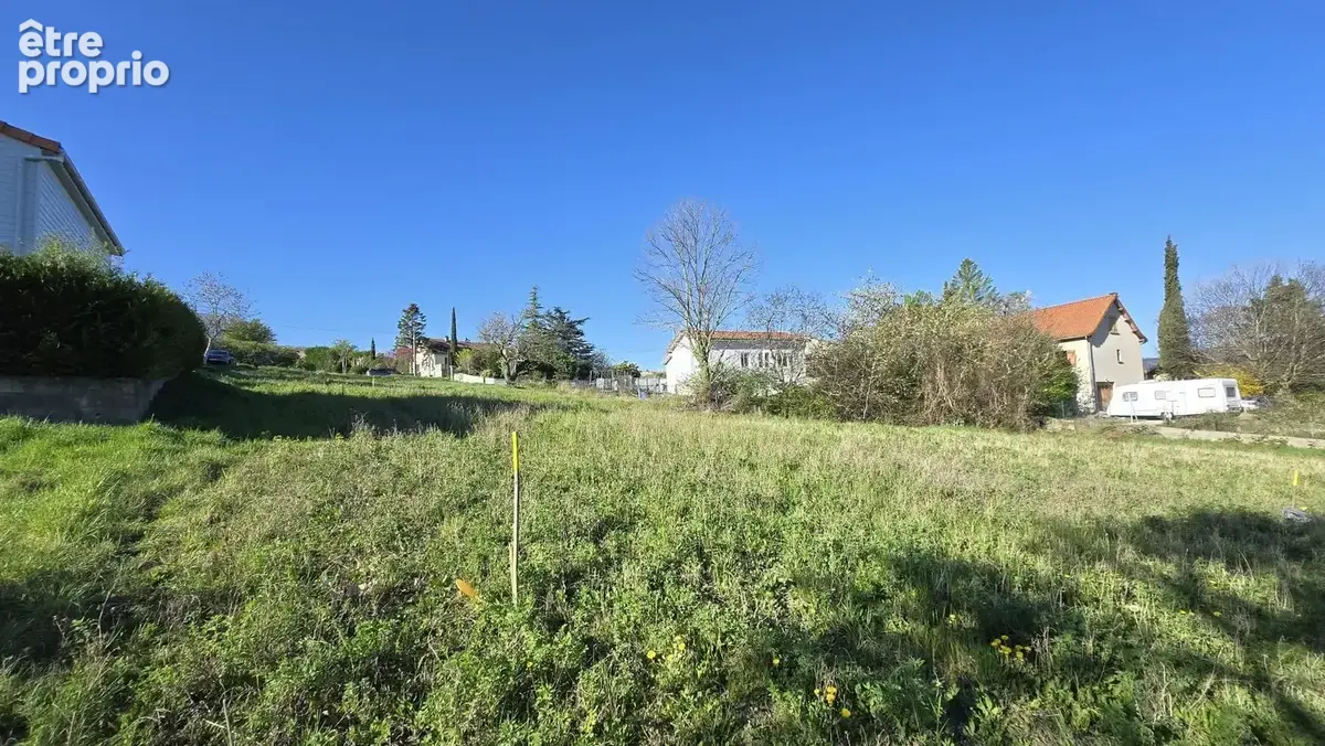 Terrain à bâtir de 488 m² à ROMAGNAT (63) - photo 5