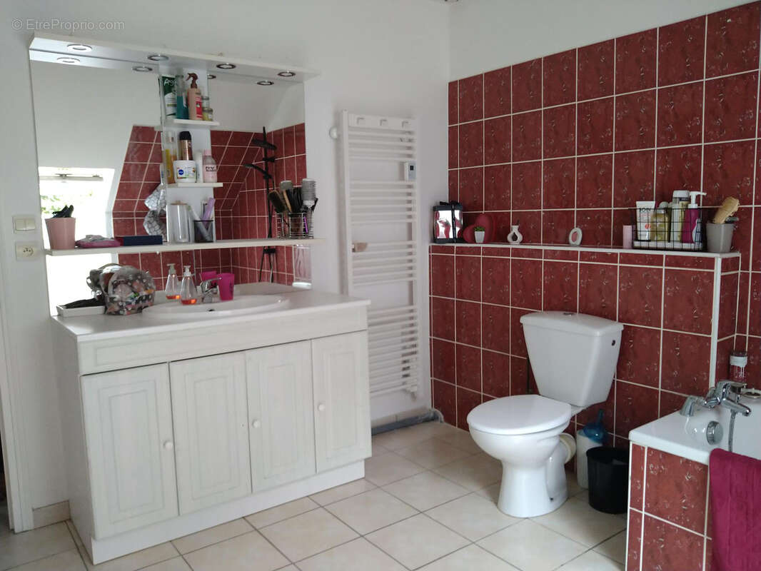 Maison à SAINT-CALAIS-DU-DESERT