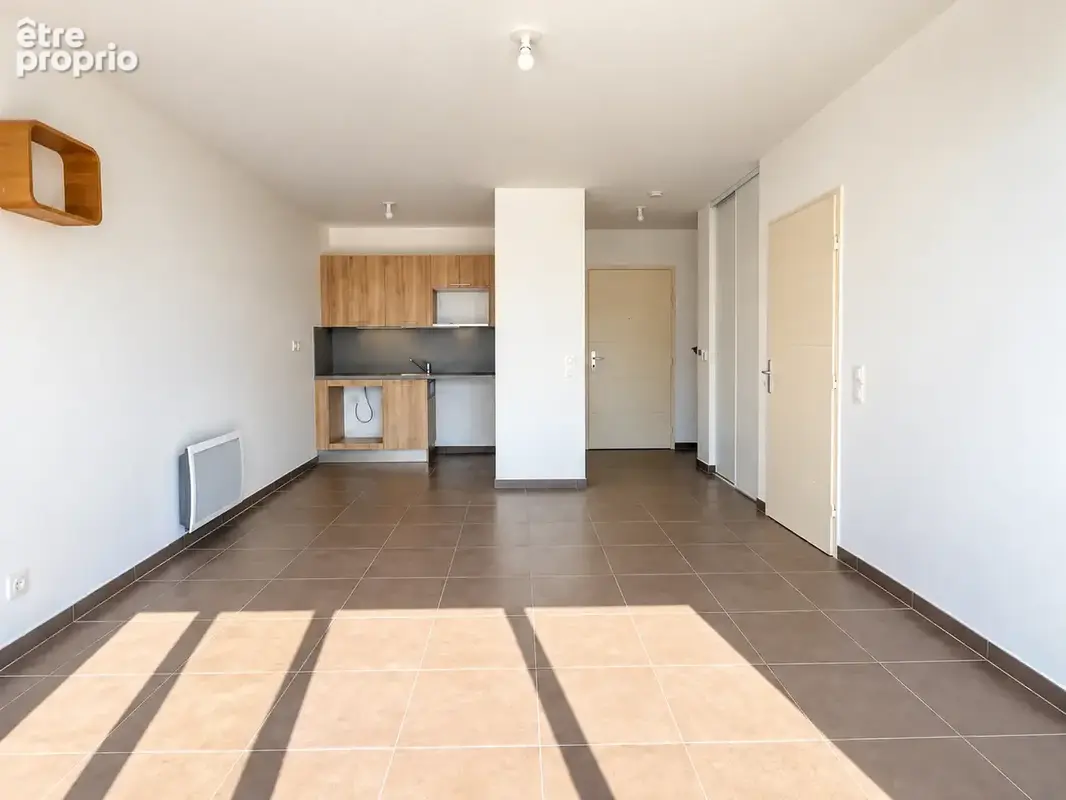 T2 dernier étage avec terrasse XXL, résidence récente, piscine et parking - photo 7