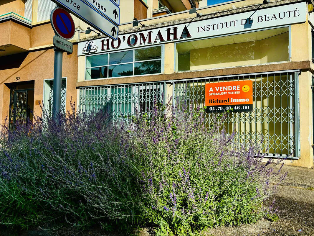 Commerce à FONTAINE