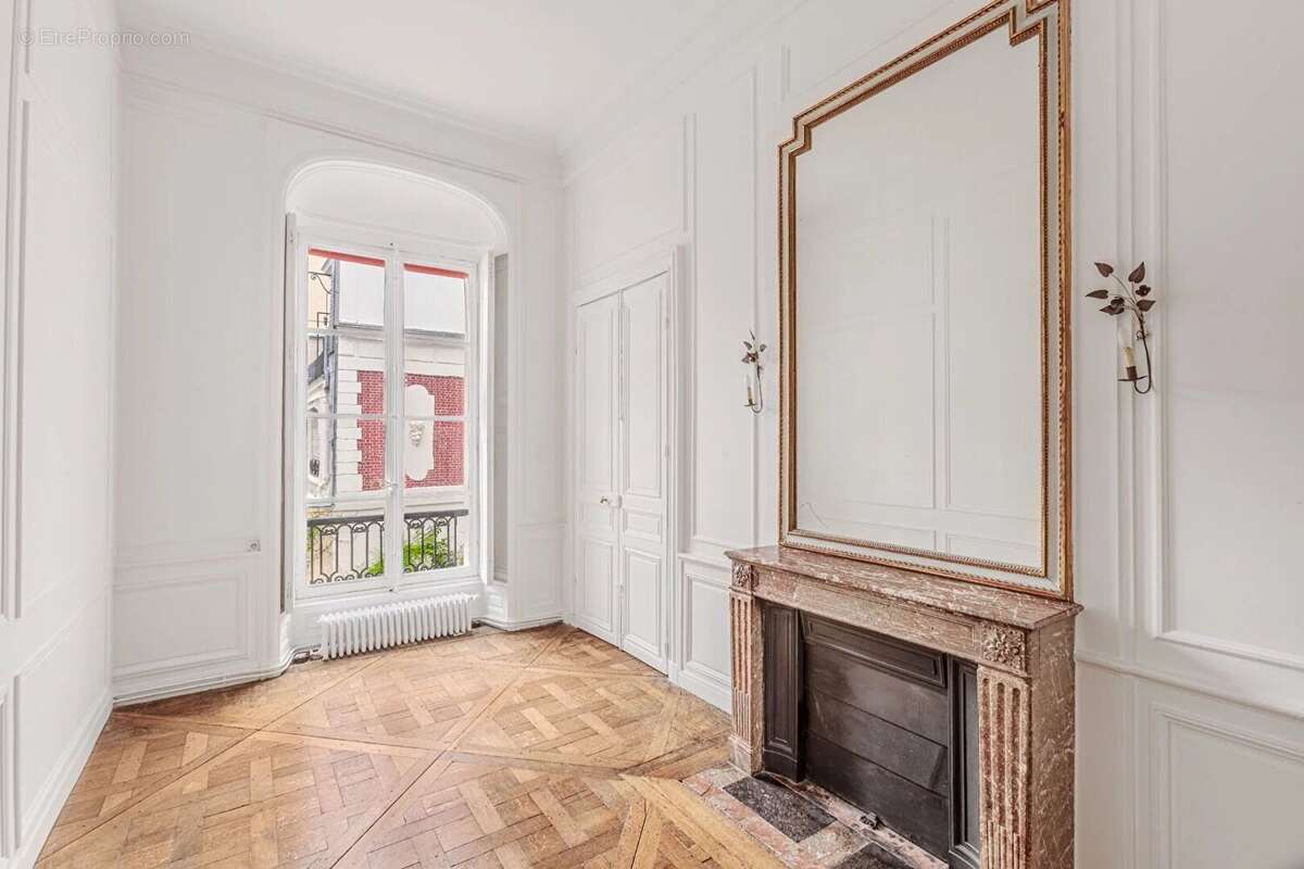 Appartement 131 m² à Paris-7e  - photo 3