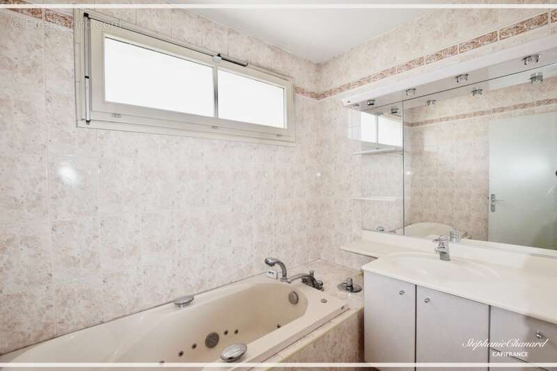 Appartement à LYON-8E