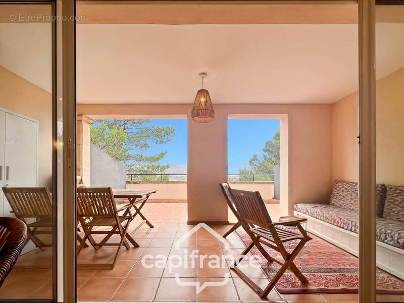 Appartement à MALLEMORT