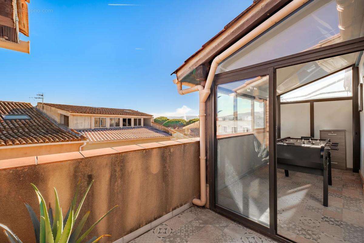 Appartement à COGOLIN