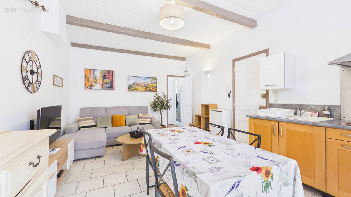 Appartement à CARQUEIRANNE