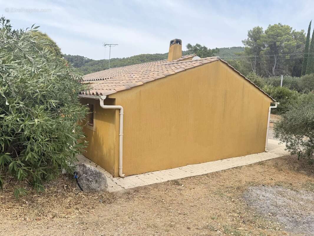 Figanières – Villa de plain-pied avec piscine dans environnement privilégié - photo 13