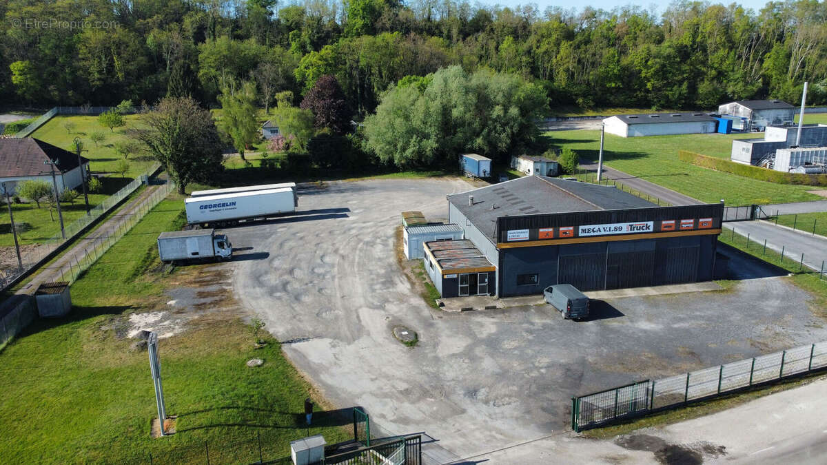 Commerce à MALAY-LE-GRAND