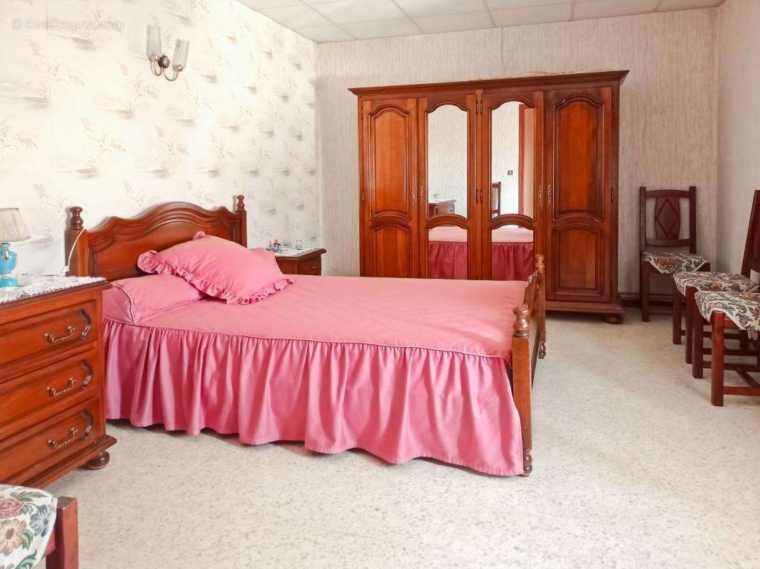 Maison à SAINT-QUENTIN-LA-POTERIE