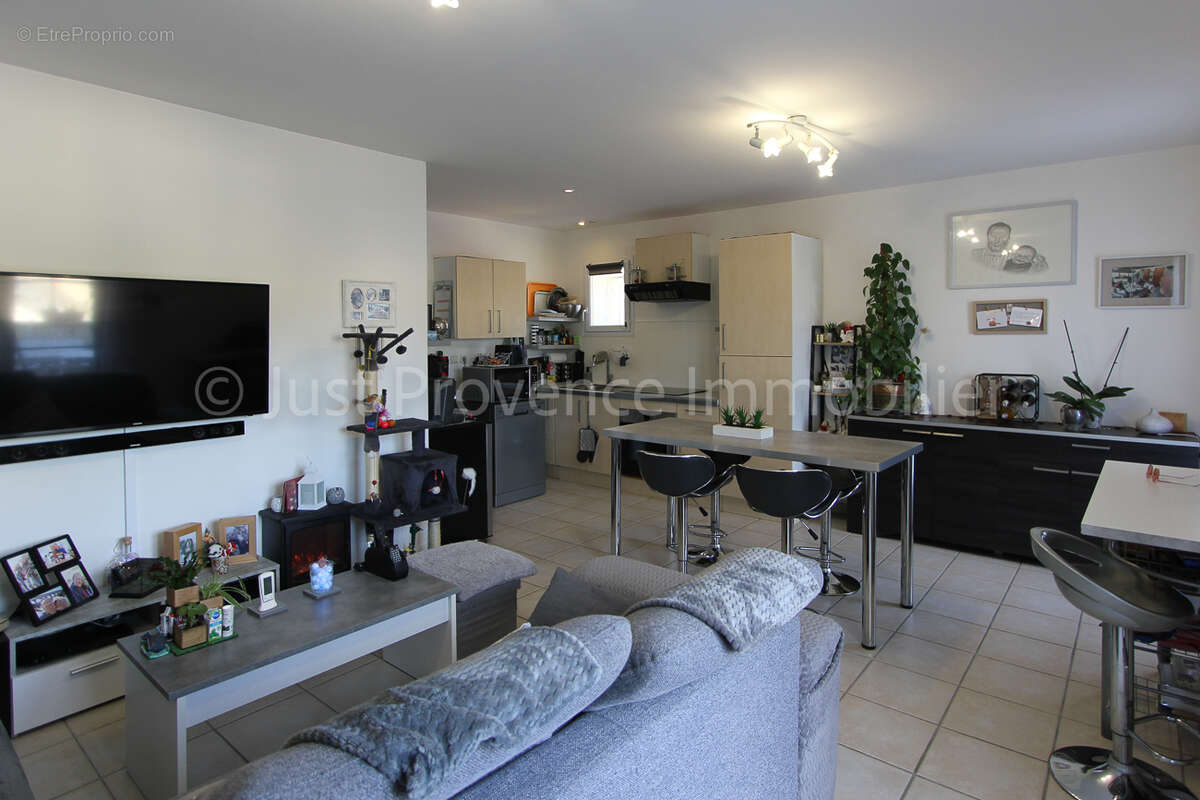 Appartement à CAROMB