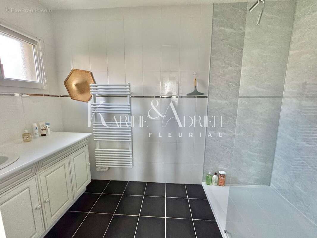 Photo 9 - Maison à SAINT-MARTIN-DE-FRAIGNEAU