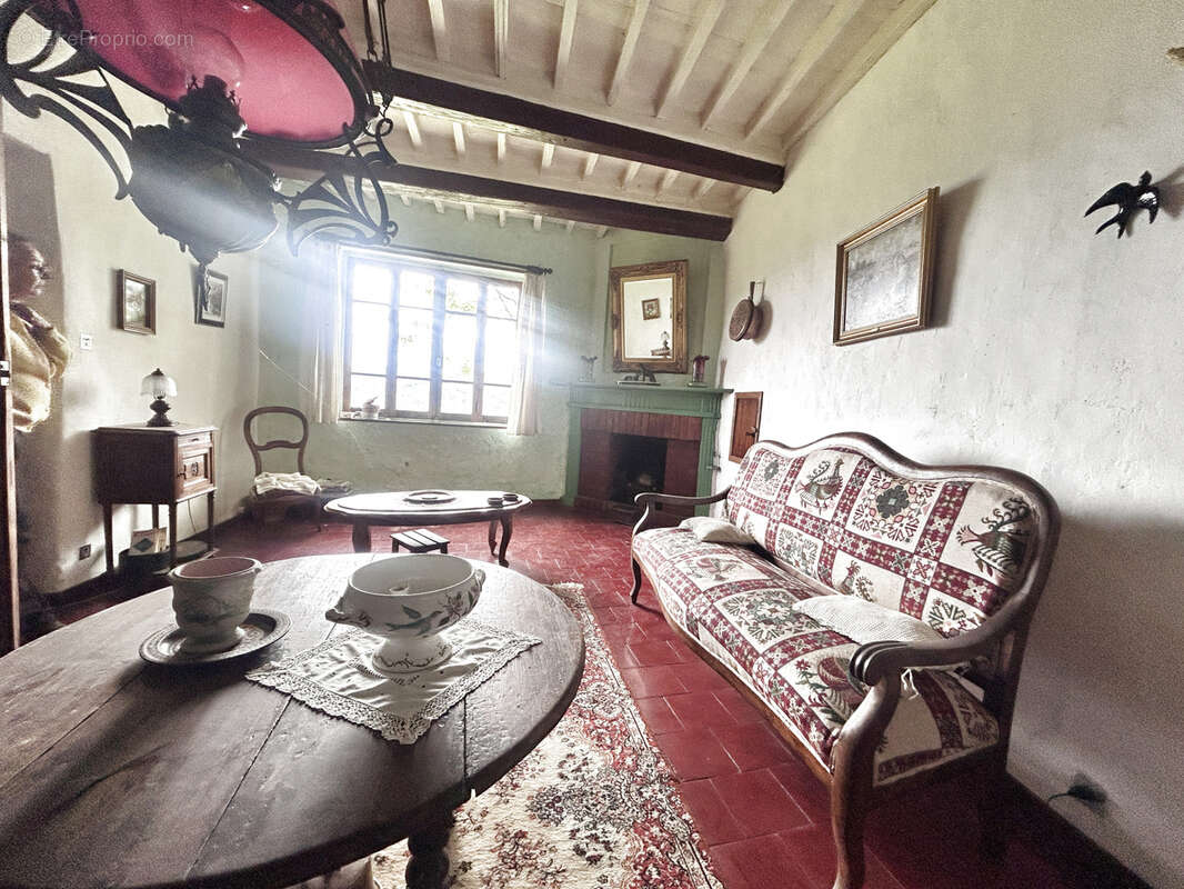Maison à MOLIERES-CAVAILLAC