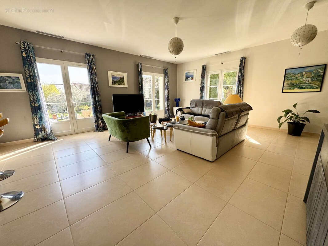 Maison à LA MOTTE-D'AIGUES