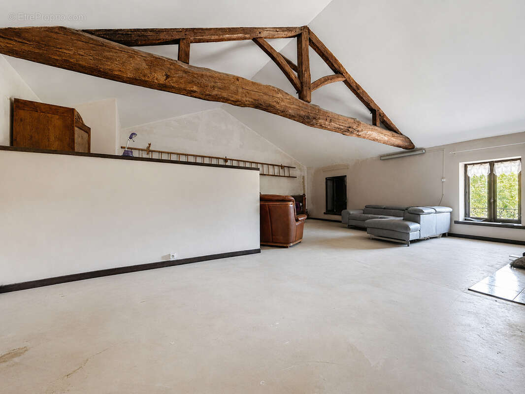 Maison à CURCIAT-DONGALON