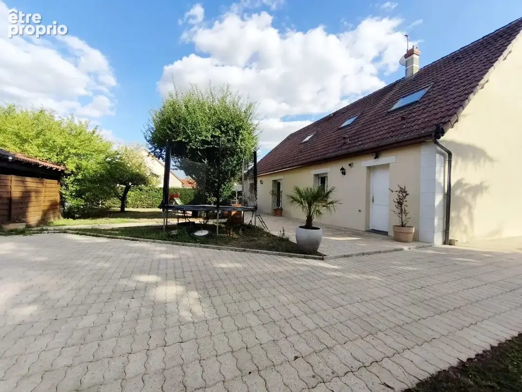 Photo Maison à Darvoy au prix de 273 000€