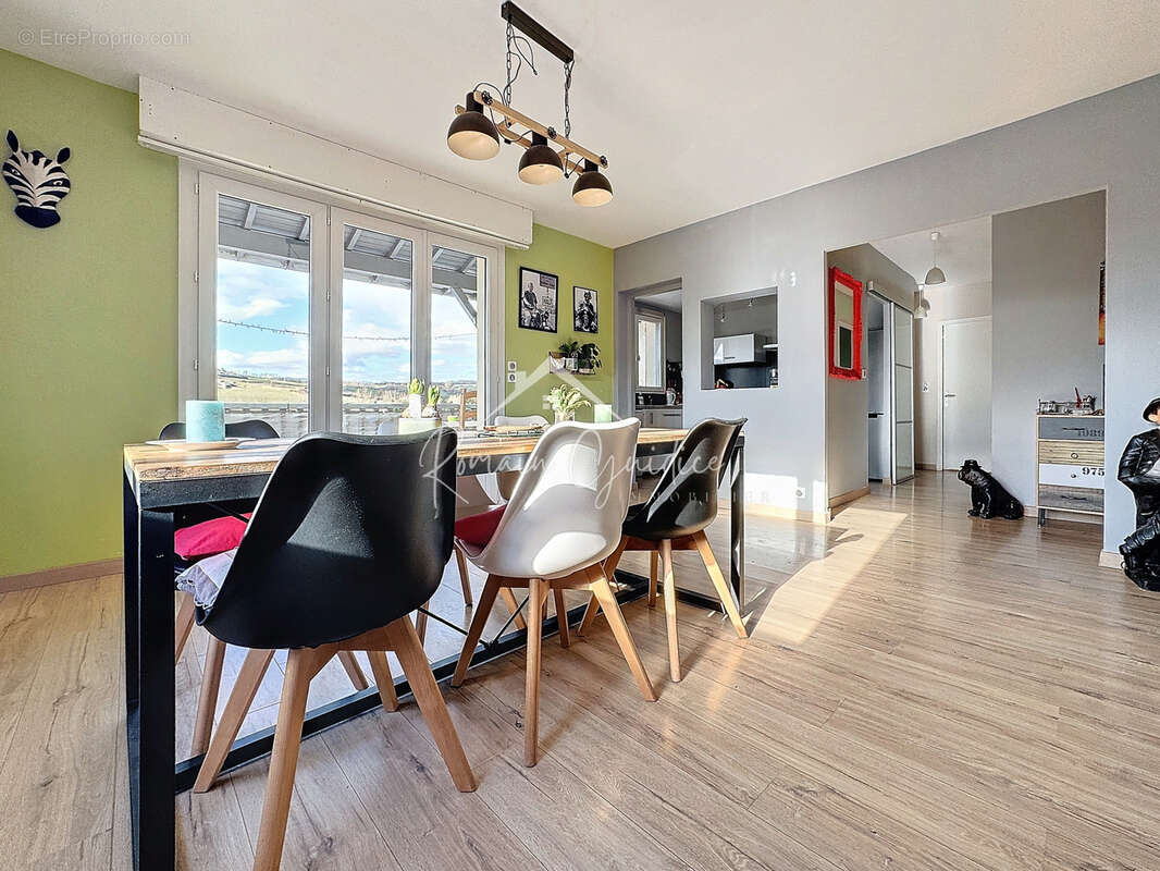 Maison à SAINT-GEORGES-DE-LUZENCON