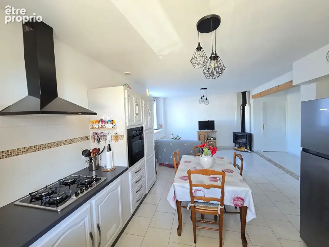 Maison de plain pied avec garage - Salles Curan - photo 6