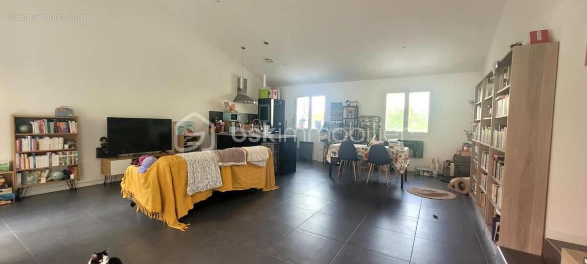 Appartement à SAINT-PAUL-TROIS-CHATEAUX