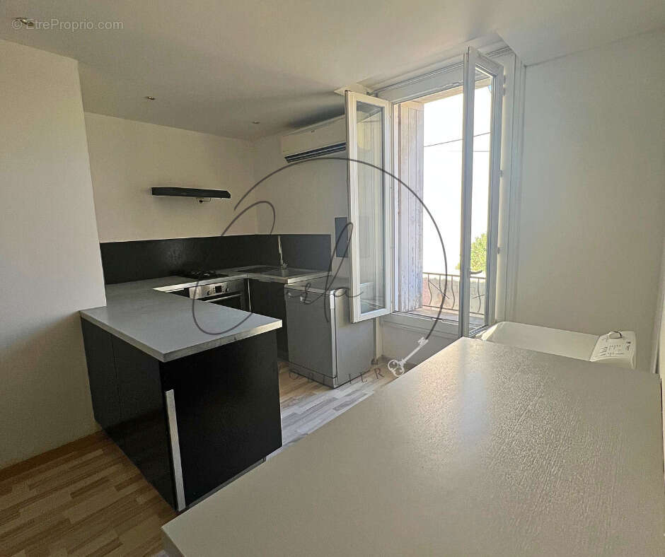 Appartement à COURNONTERRAL