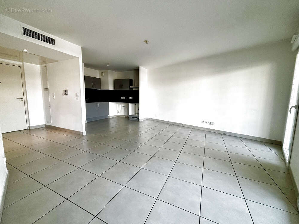 Appartement 3 pièces 68m2 avec terrasse et une place de stationnement privative - photo 3