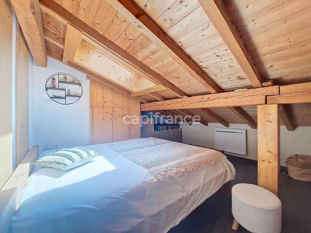 Chalet de caractère avec 3 appartements et spa, à deux pas du centre de Saint-Gervais - photo 6